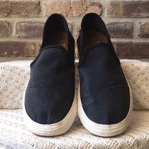 Toms sneakers men’s size 8
